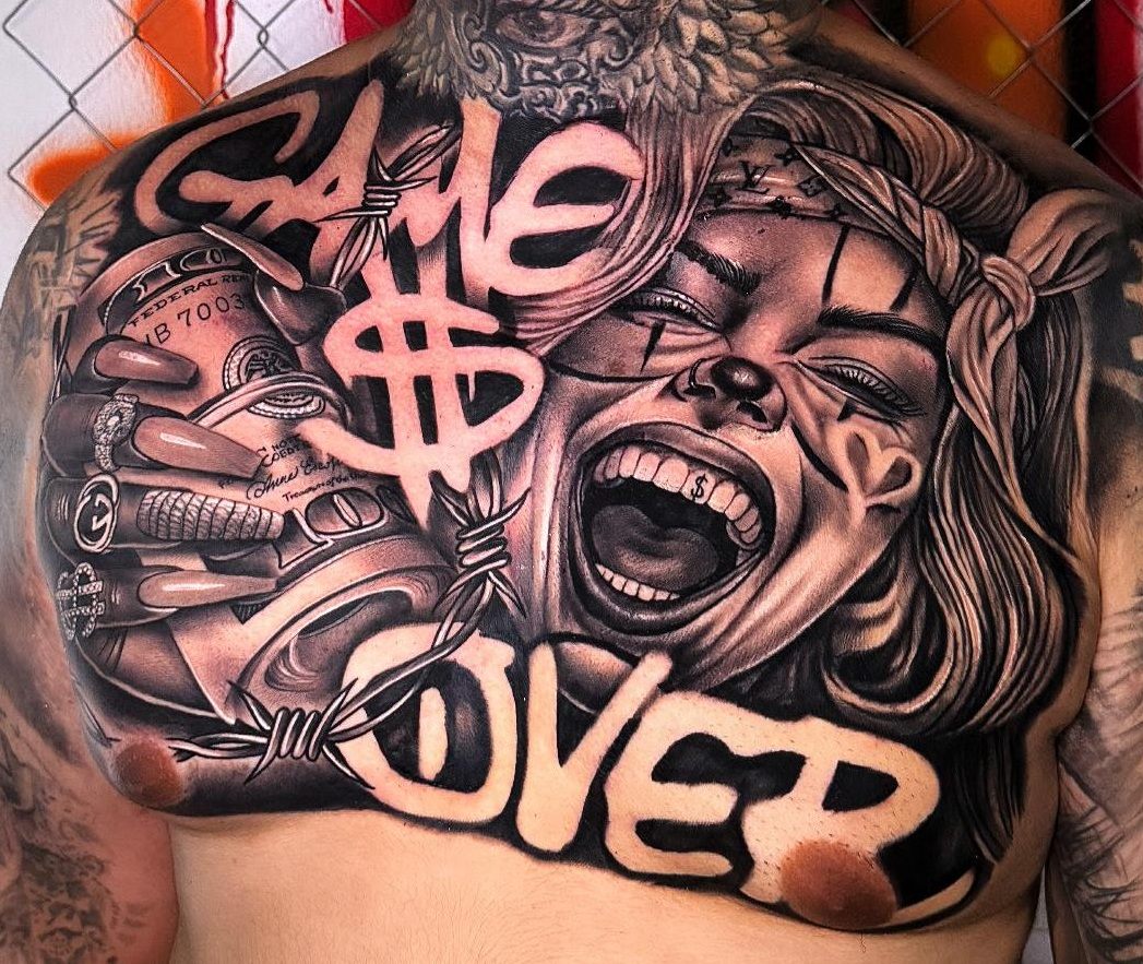 Tatuaje de realismo en blanco y negro por Adrián en Twin Bros Tattoo